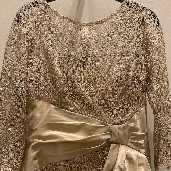 Rickie Freeman TERI JON Gown - Picture 8 of 17